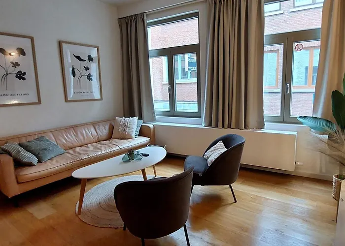 Cosy & Modern Historical Cottage In Old Town - Leon 4P